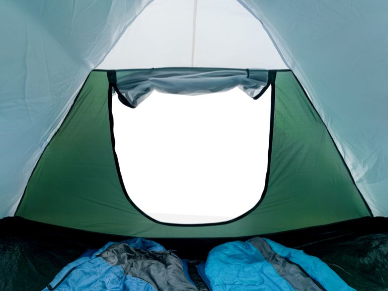 Intérieur d'une tente de randonnée